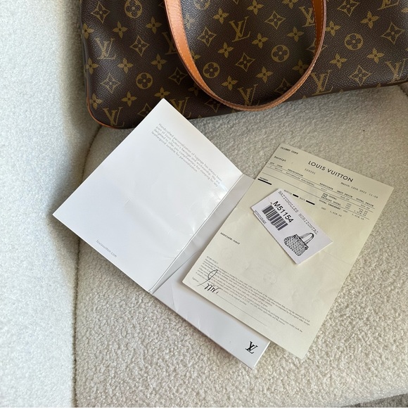 Authentic Louis Vuitton Batignolles - Picture 5 of 9